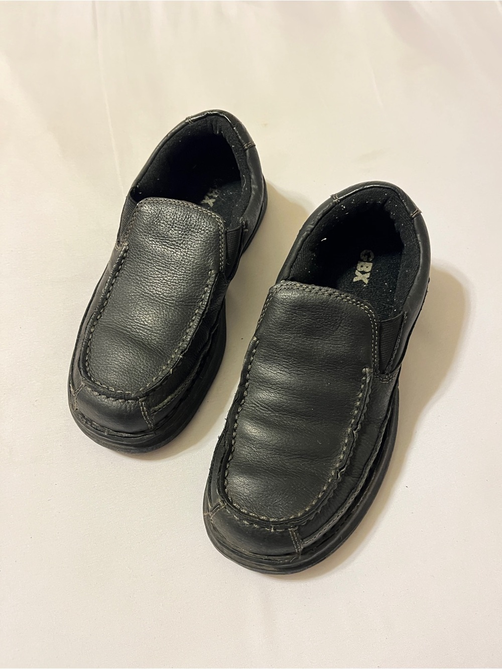 GBX Black Leather Slip On Loafers Moc Toe Non Marking Sole Shoes